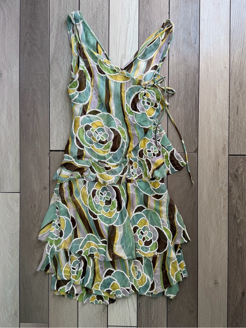 Poleci Y2K-style mini dress